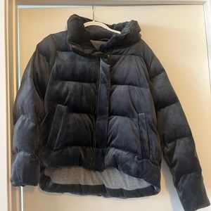Abercrombie & Fitch puffer jacket. Very warm and soft. Worn oversized.